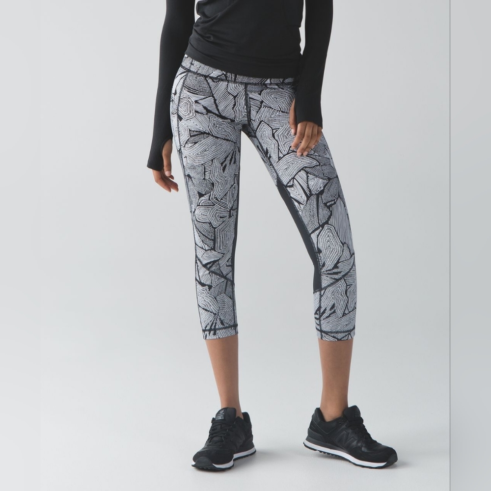 { Lululemon } Pace Rival Crops Dottie Tribe